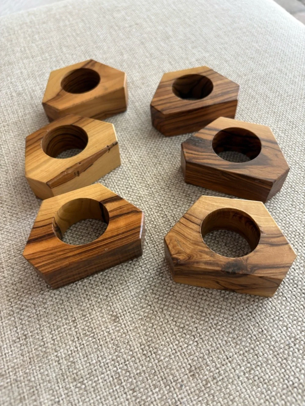 Set of 6 Wood Napkin Rings – Geometric Olive Wood Style Tabletop Decor